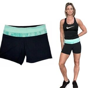 LULULEMON pastel mint green bicycle shorts 8 fitness yoga gym athletic